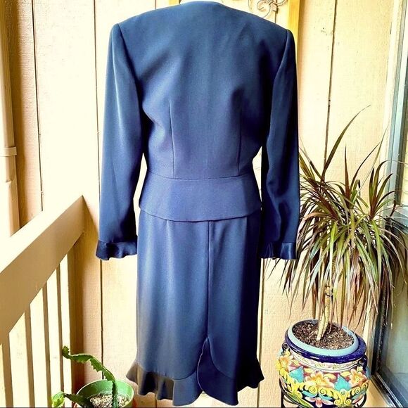 DAYMOR COUTURE JET BLACK TWO PIECE / SHORT SLEEVE LBD & TAILORED JACKET 4 - Picture 3 of 16